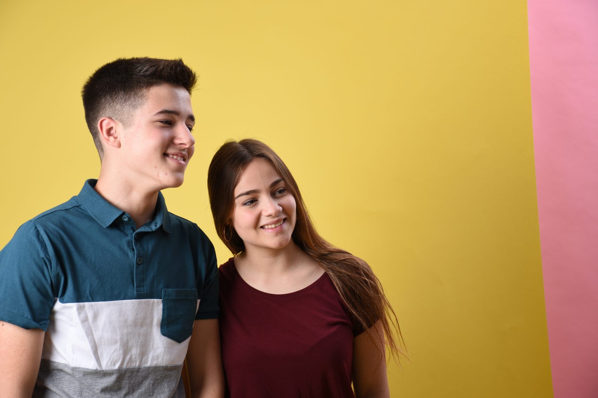 Adolescentes sonriendo