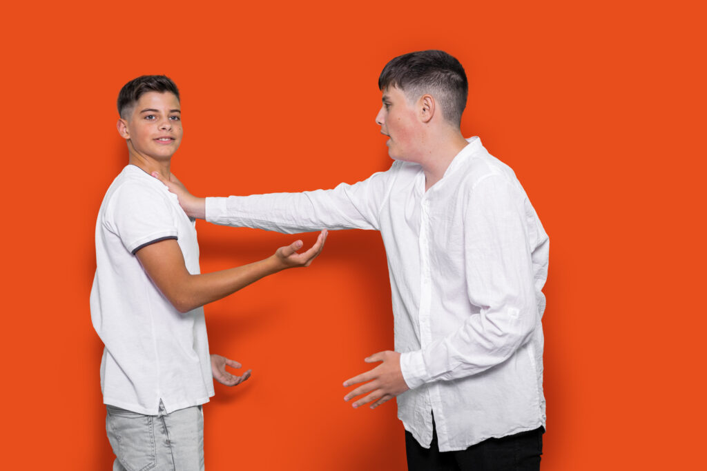 Hijo haciendo bullying en la escuela